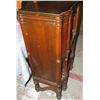 Image 2 : R C A Victor Co Model 90 Music Cabinet Victrola