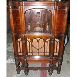 381 - R C A Victor Co Model 90 Music Cabinet Victrola