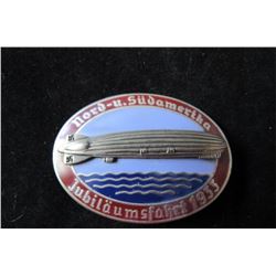 498 - 1933 Zeppelin Commemorative Badge, Burgundy
