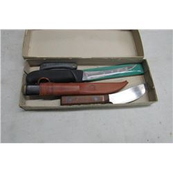 690 - 4pc Knives