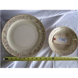 822 - Floral Dinnerware, 9 Pcs
