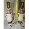 Image 2 : 843 - 2pc Vintage Glass Lamps
