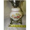 Image 2 : 846 - Vintage Lamp With Floral Designs  Clear Chimney