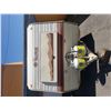 Image 2 : 1985 TAURUS TRAVEL TRAILER, WHITE, VIN#2EB3F1925F6529366, OOP NO ICBC DECLARATIONS, APPROX  19'