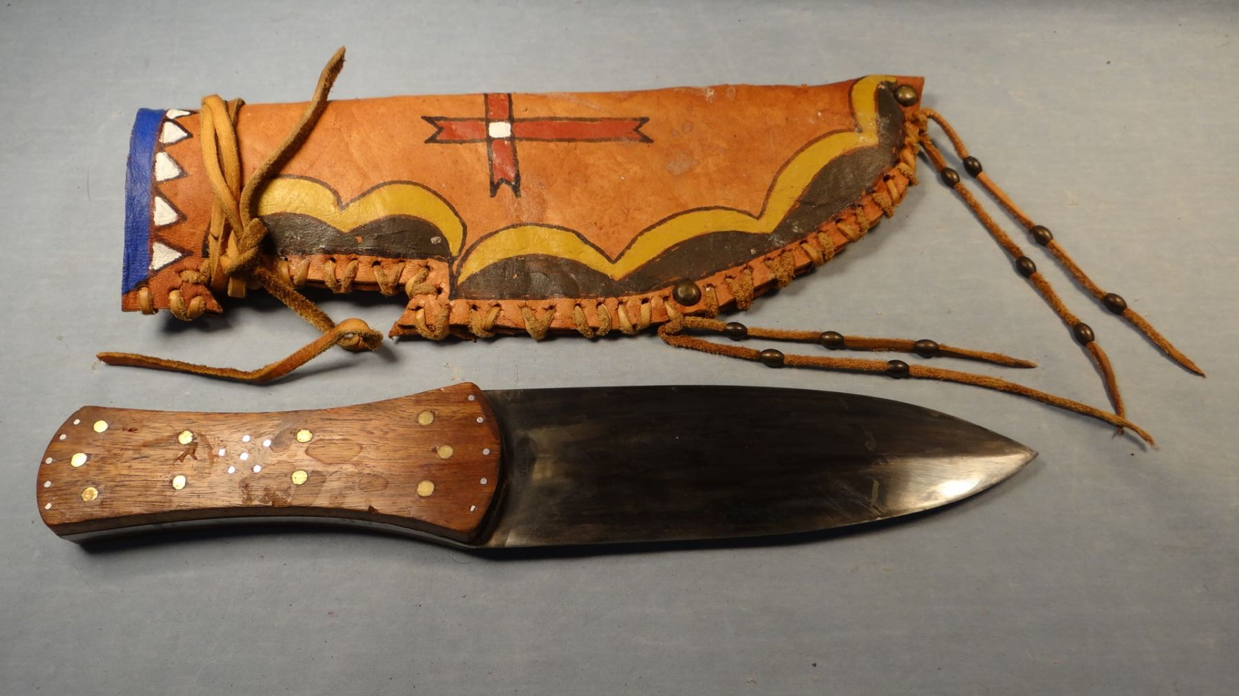 Beaver tail 7" dagger, elk hide sheath