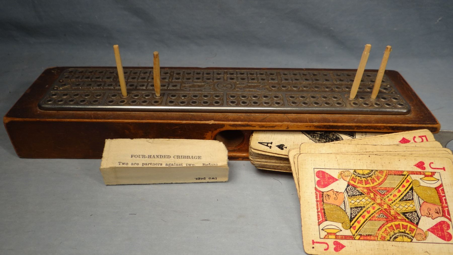 Vintage cribbage board w/original game directions