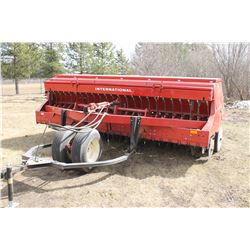 IH 6200 - 12' PRESS DRILL C/W GRASS ATTACHMENT