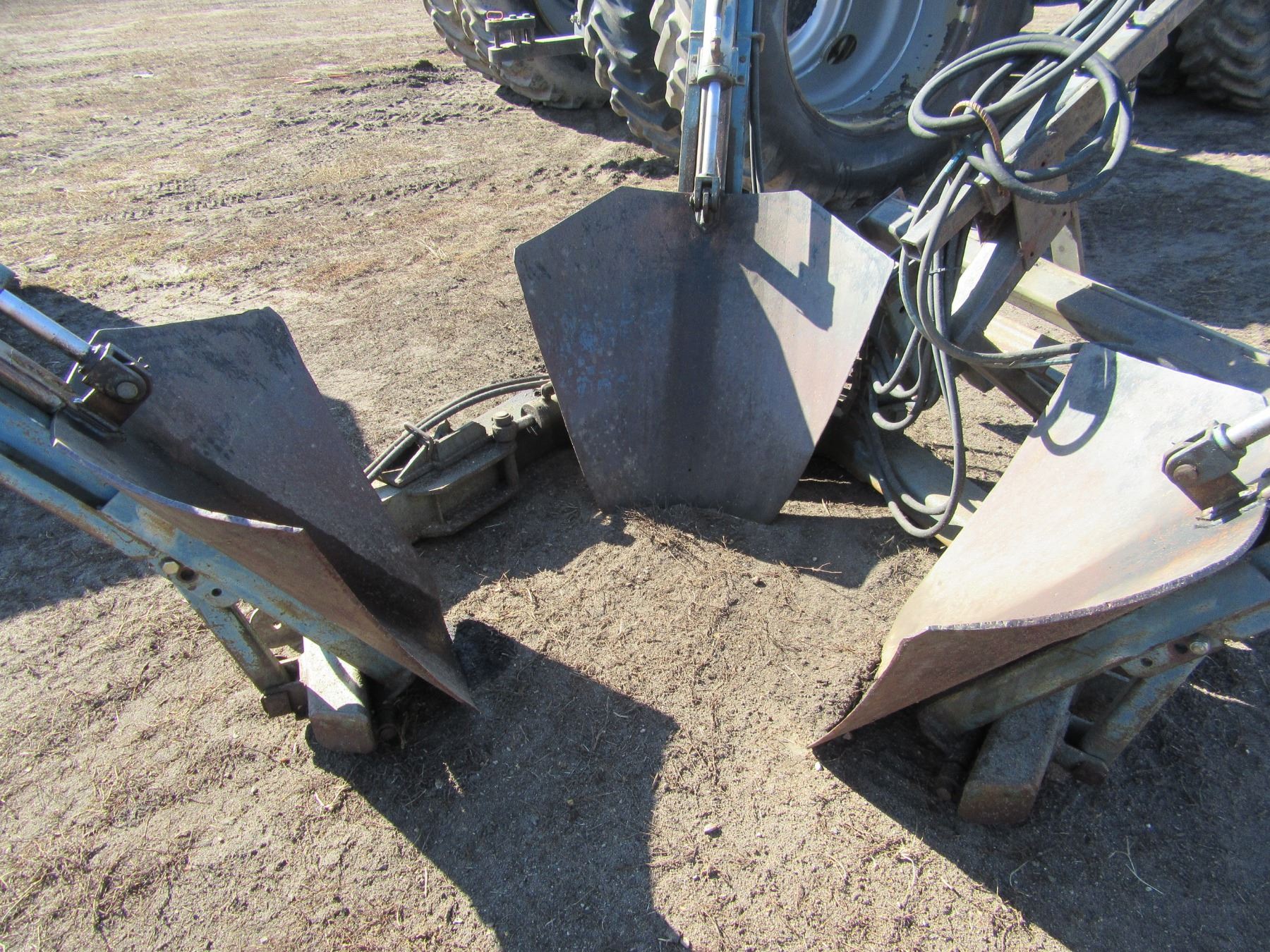 APPROX. 36" 3 SHOVEL TREE SPADE WITH BOBCAT ATTACH