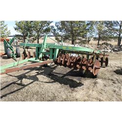 JOHN DEERE 110 - 12' TANDEM DISC