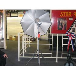 VERSALIGHT 200 JTL photo light - Movieland Wax Museum