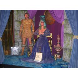 (lot) props chair, vase, cat heads & go