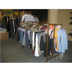 (lot) 6 racks with miscellaneous costum