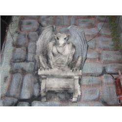(lot) 2 Gargoyles