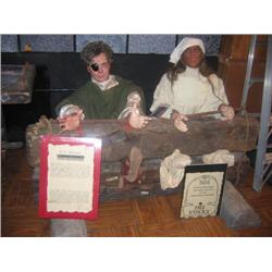 MEDIEVAL DUNGEON - THE STOCKS & 2 wax