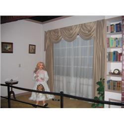 BETTE DAVIS Movieland Museum Wax Figure