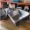 Image 2 : STAINLESS STEEL CORNER DOUBLE SINK AND TAP