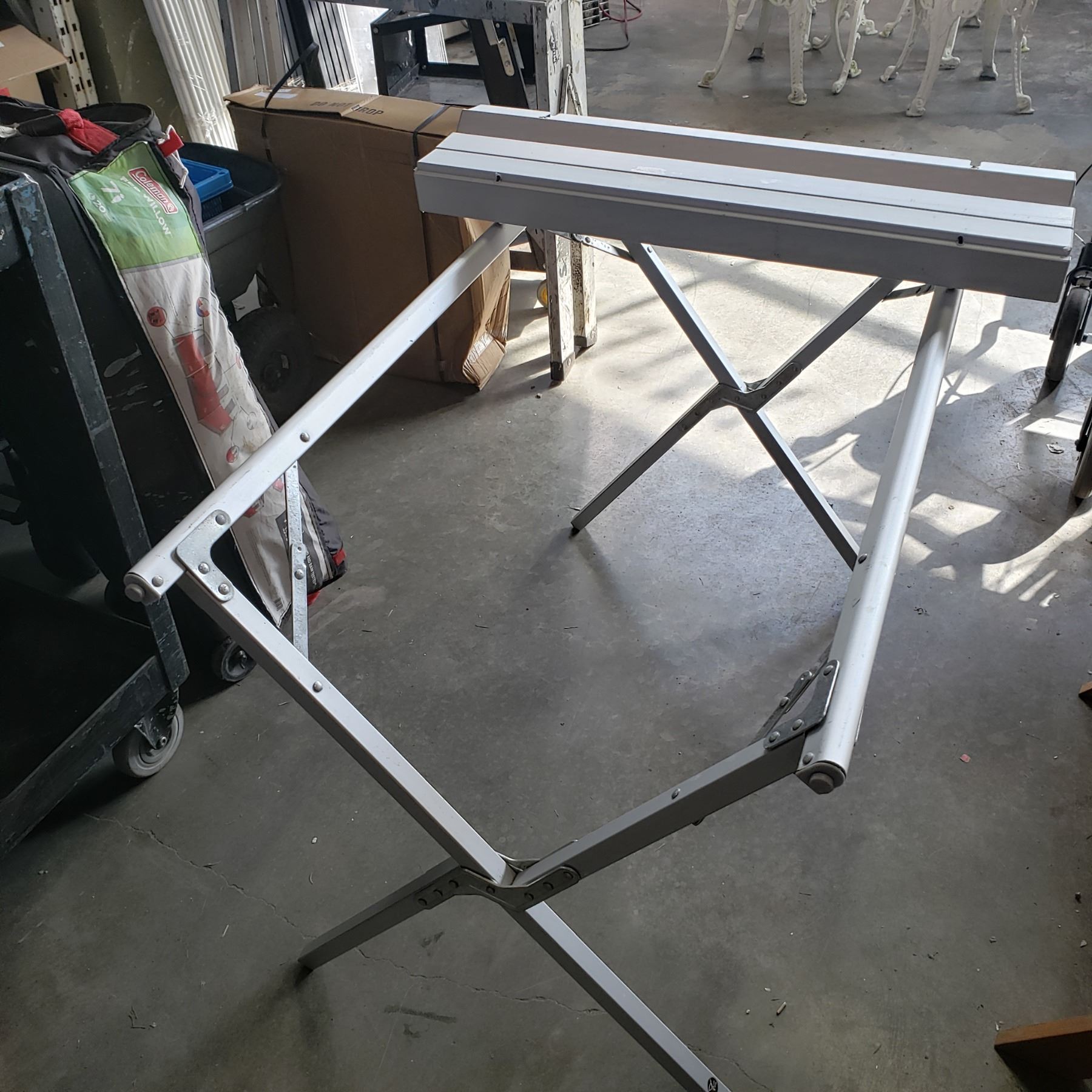 ALUMINUM COLLAPSING TABLE - Big Valley Auction