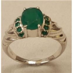 GORGEOUS 3.5 CT NATURAL EMERALD RING.