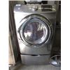 Image 1 : Samsung Steam Dryer with Pedestal Base