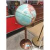 Image 3 : Globe on Stand, Lamp and Floor Lamp