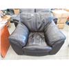 Image 2 : Brown Leather Sofa, Loveseat and Arm Chair