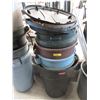 Image 1 : 5 Large Trash Cans