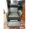 Image 1 : Grey Leather Power Swivel Recliner