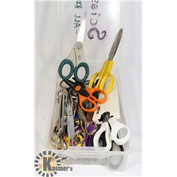 LOT OF CRAFT SCISSORS & MORE TYPES