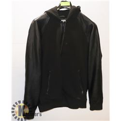 MEN'S XL BENCH BLACK ZIPPERED