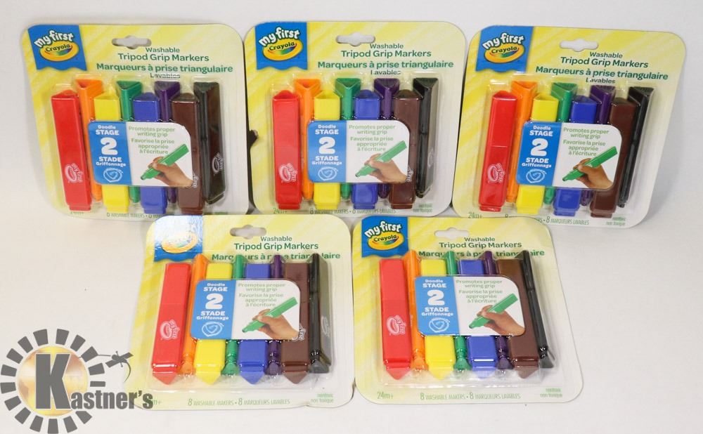 LOT OF ASSORTED CRAYOLA WASHABLE MARKERS