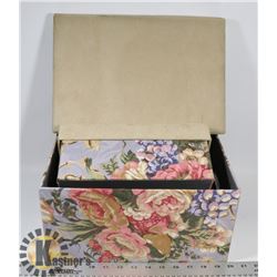 PAIR OF KEEPSAKE DECORATIVE BOXES