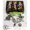 Image 1 : VINTAGE  ESTATE  JEWELRY BOX WITH JEWELRY