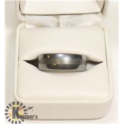MENS TUNGSTON CARBIDE RING. SIZE 10
