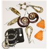 Image 1 : BAG OF ASSORTED COSTUME JEWELRY