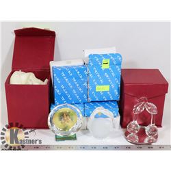 ASSORTED LOT OF CRYSTAL DISPLAYS.