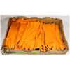 Image 1 : FLAT OF ORANGE RUBBER GLOVES