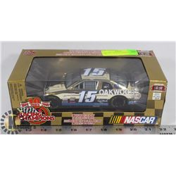 DIE CAST - RACING CHAMPION - #15 - 1:24