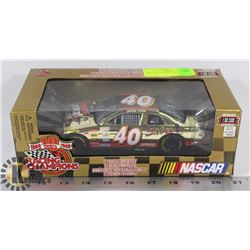 DIE CAST - RACING CHAMPION - #40 - 1:24