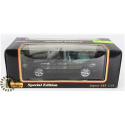 DIE CAST - MAISTO 1996 JAGUAR XK8 1:18