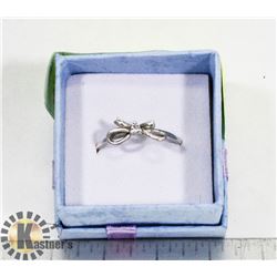 STERLING SILVER BOW RING STAMPED 925 SIZE 8.