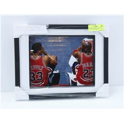 FRAMED MICHAEL JORDAN AND SCOTTY PIPPEN PHOTO