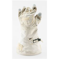 Space Shuttle 1000 Series EVA Glove TMG