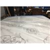Image 5 : KINGSIZE BEAUTYREST ELITE PILLOW TOP MATTRESS (DIRT ON ONE END) MED-FIRM