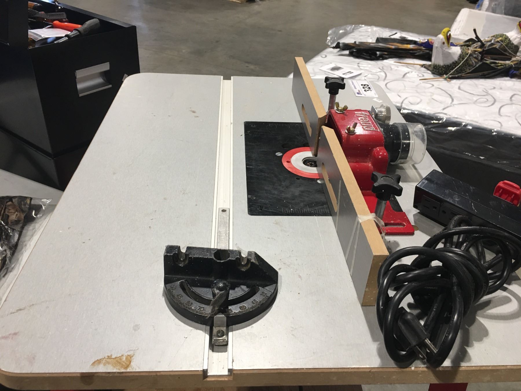 FREUD 3.35HP PLUNGE ROUTER WITH 31