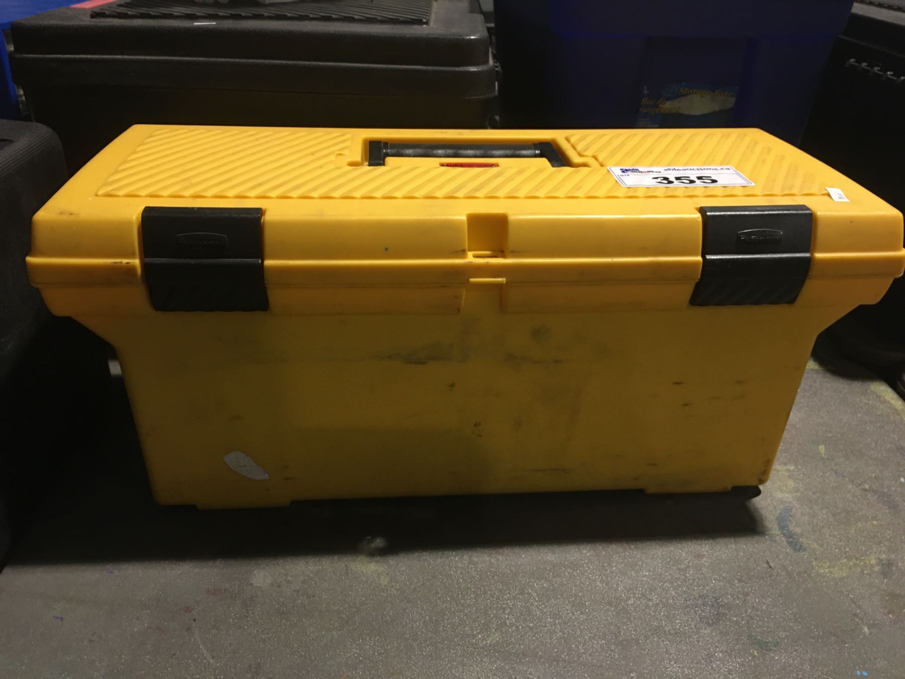 Rubbermaid tool chest Clearance