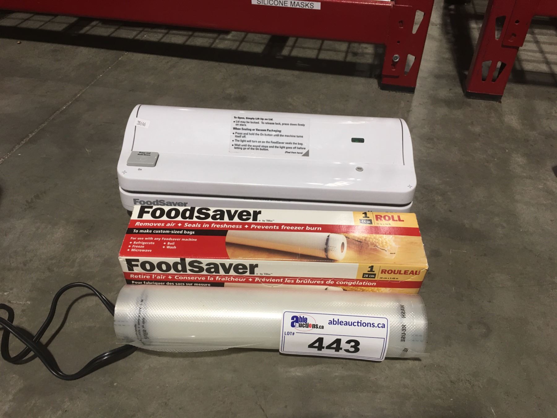 FOODSAVER BRAND FOOD SAVER VAC 550 WITH 2 ROLLS OF BAGS Able Auctions