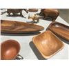 Image 3 : GROUP OF ASSTD WOOD CARVINGS/GIRAFFE/ZEBRA/ELEPHANTS/LION/HIPPO/LIGHTHOUSE/TOTEM POLES/FISH BOWLS