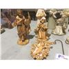 Image 2 : 2 NATIVITY SET & 3 ANGELS - APPROX 14 PCE