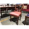 Image 2 : WOOD DINING TABLE WITH 6 UPHOLSTERED CHAIRS (APPROX 67.25" WITH LEAF OUT)