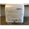Image 1 : GEORGIA PACIFIC ENMOTION AUTOMATIC TOUCHLESS DISPENSER - MOTION ACTIVATED (NEW) C/W BATTERIES & KEY